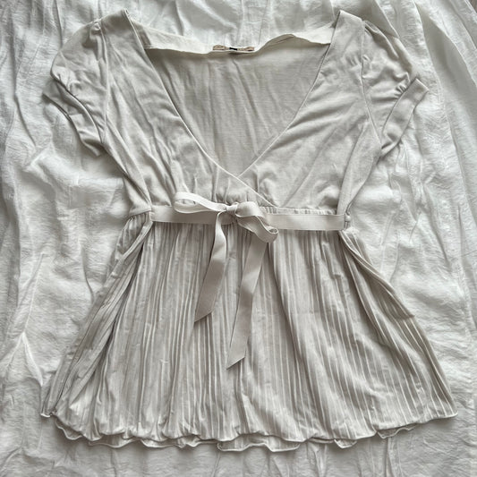 White waist ribbon top