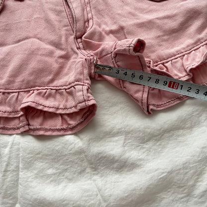 Ruffled pink shorts