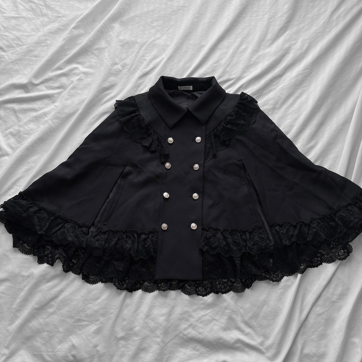 ‘Axes Femme’ Black Romantic Pocho