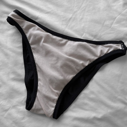 M size•Black Frilly Hem bikini Set