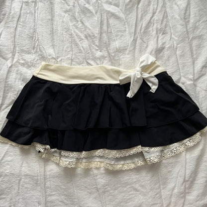 Lsize Black lace and frill bikini Set