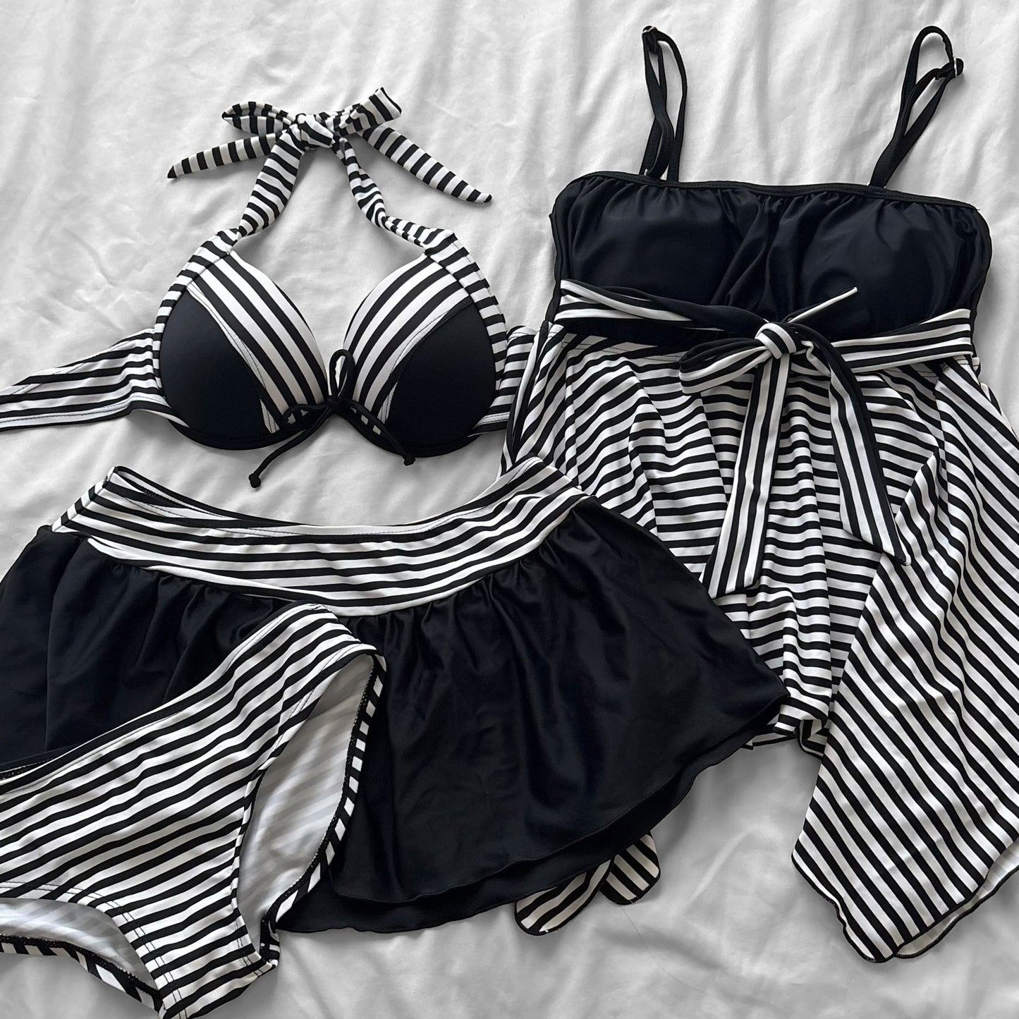 M size•Black & white stripes 4-piece bikini Set