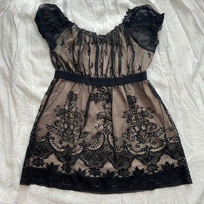 Lace detailed top