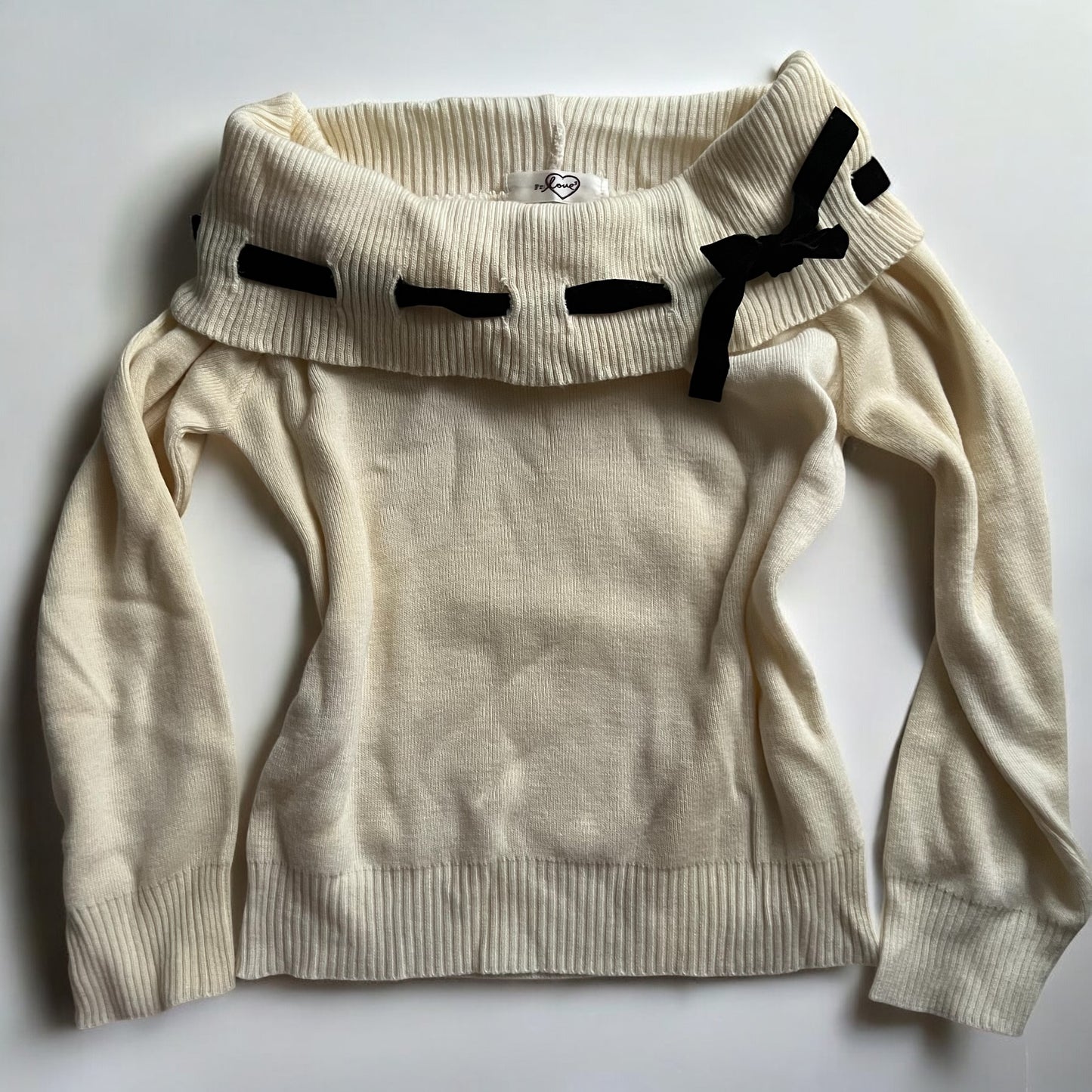 Ribbon neck Sweater