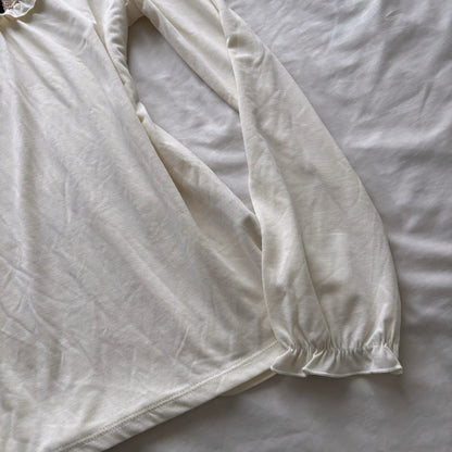 ‘Axes Femme’ Creamy Sweet Bow Top