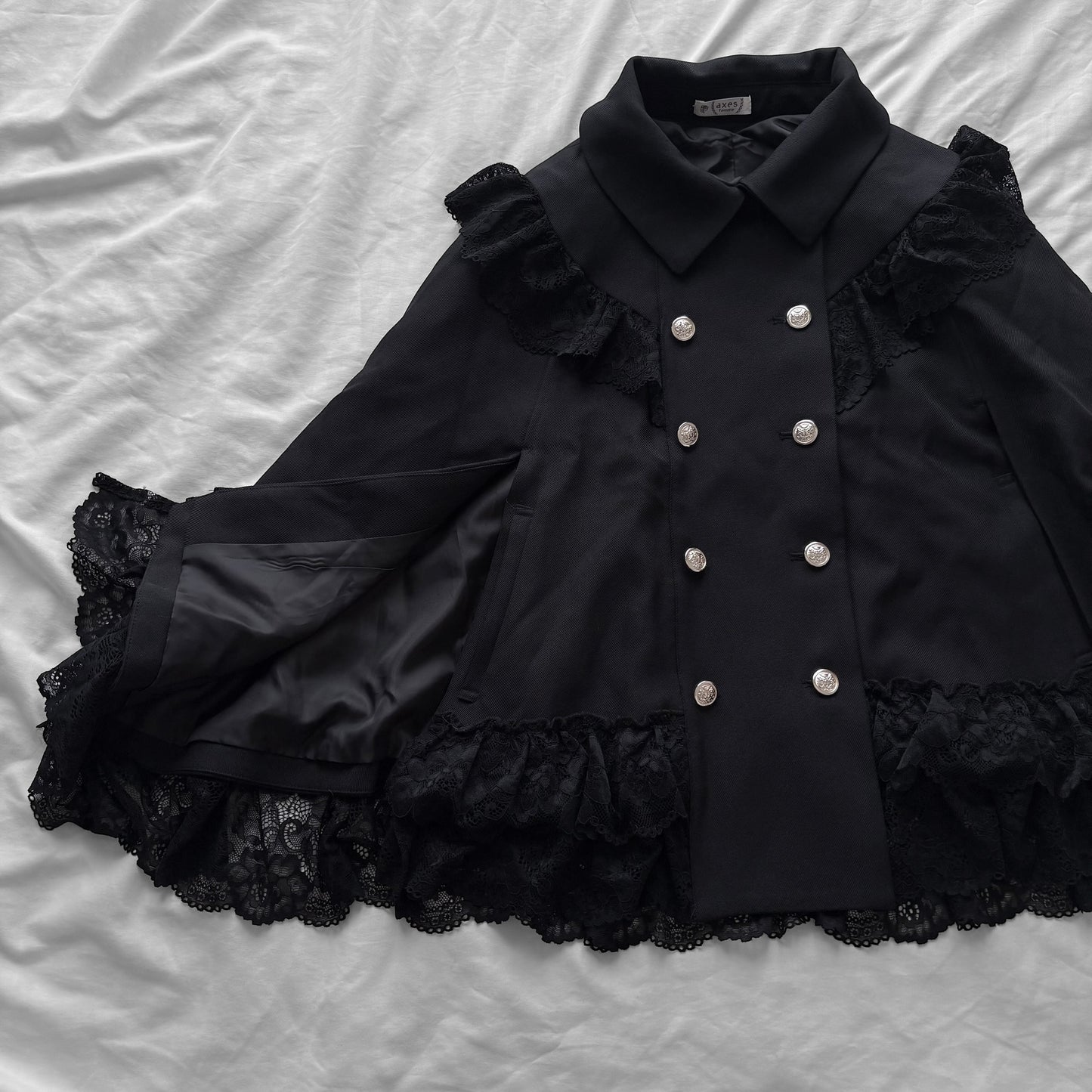 ‘Axes Femme’ Black Romantic Pocho