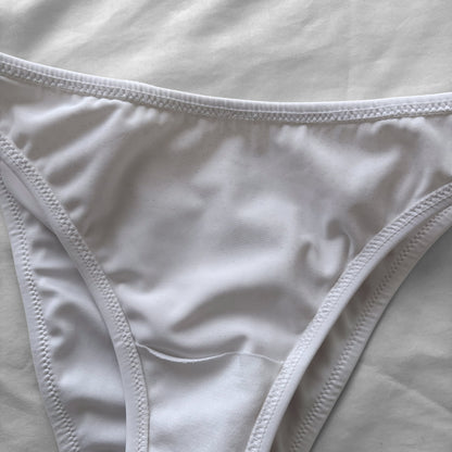 M size•White frills Rhinestones bikini Set