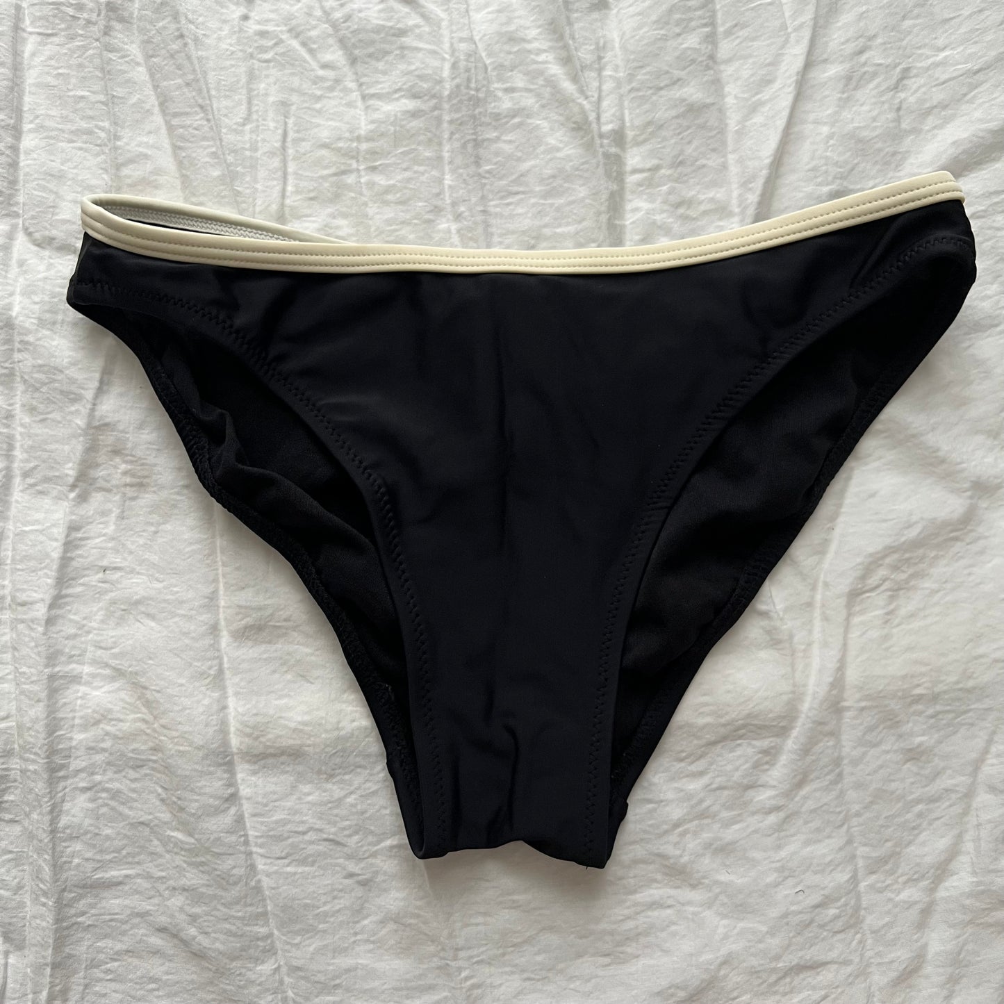 Lsize Black lace and frill bikini Set