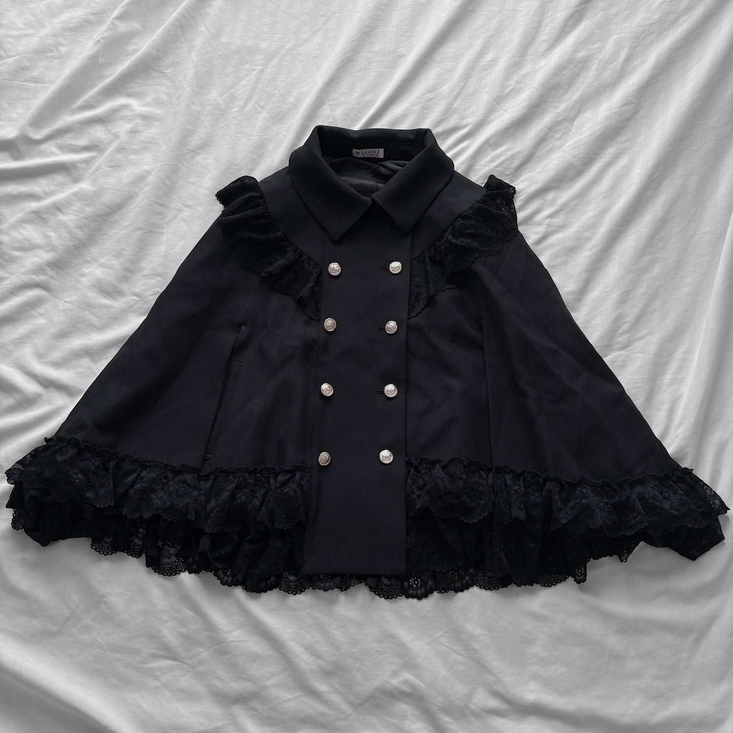 ‘Axes Femme’ Black Romantic Pocho