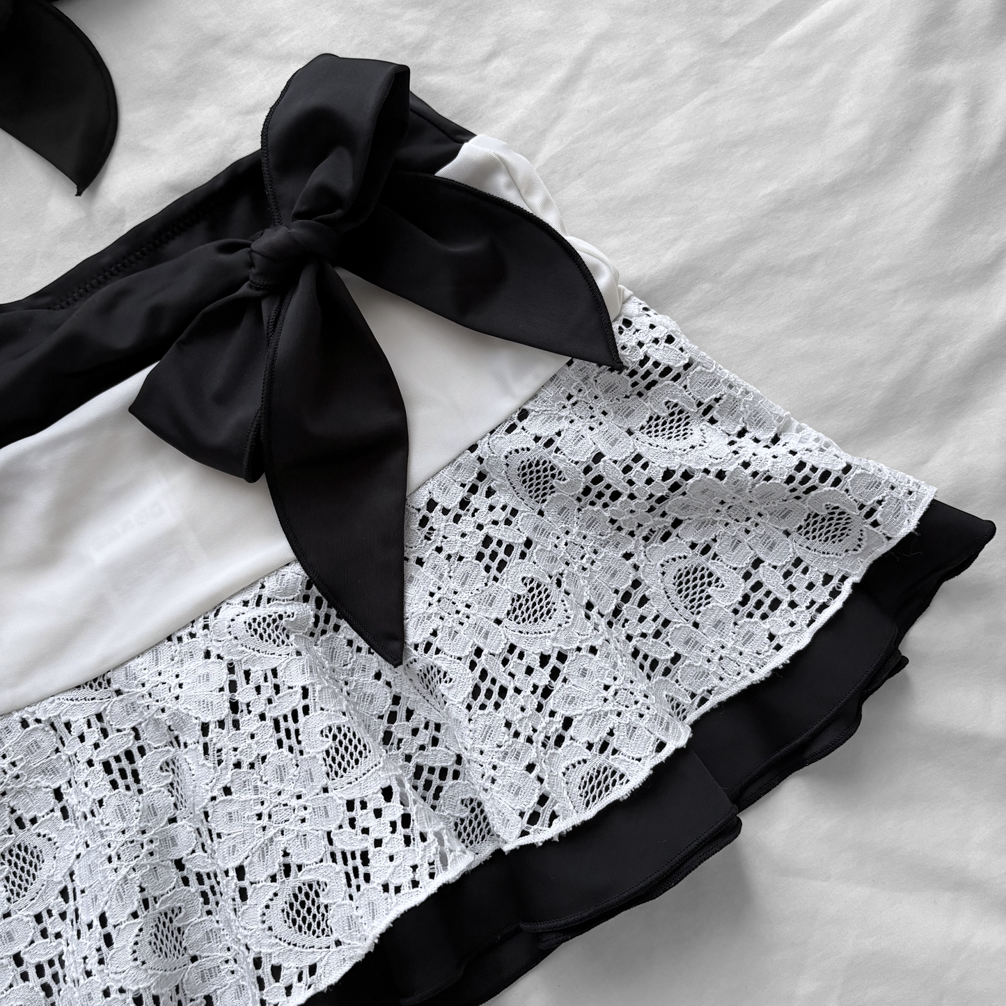L size•Black & white lace bikini Set