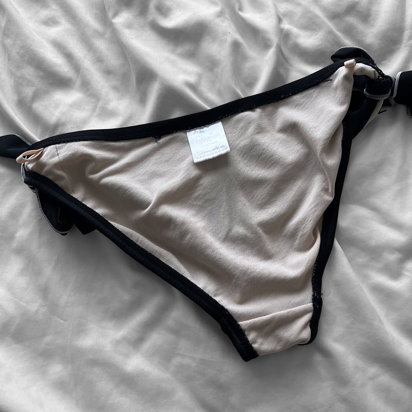 L size•Black frills bikini Set