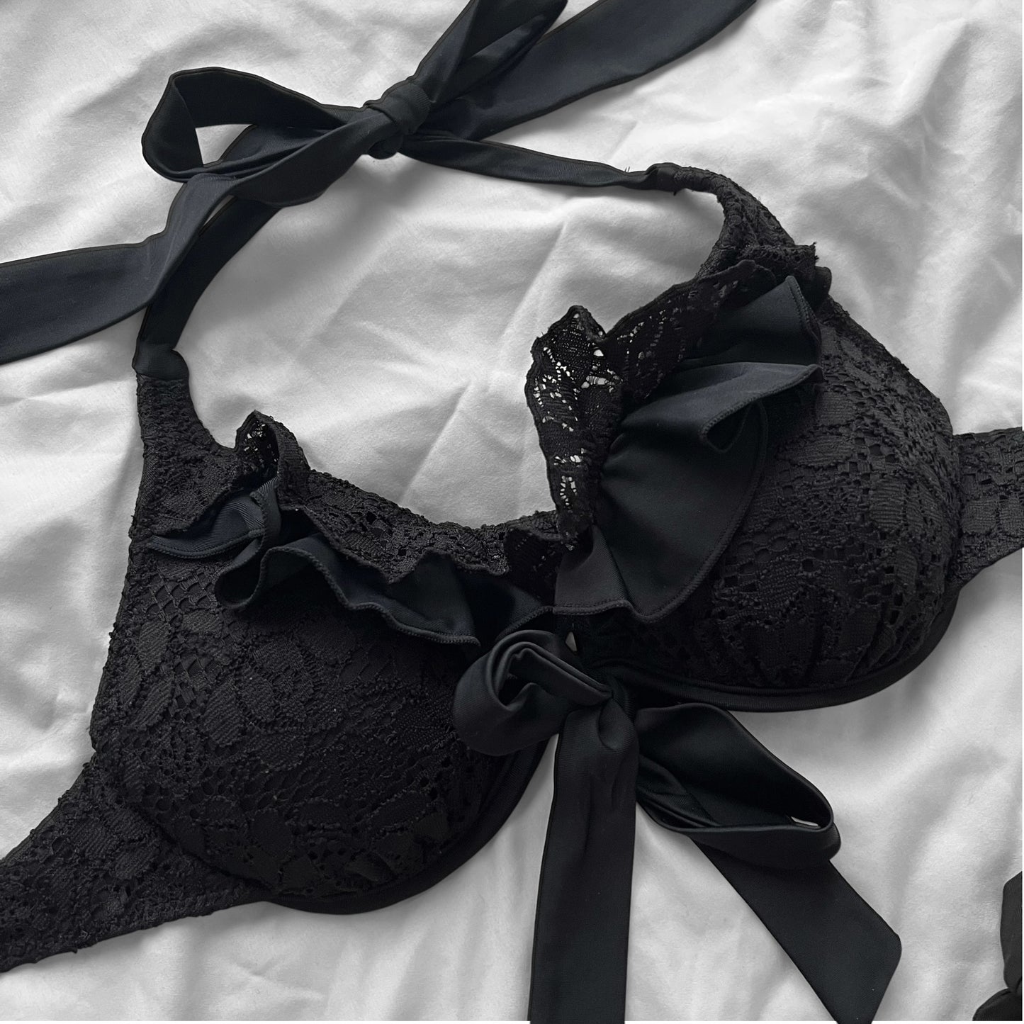 M size•Black lace & frills bikini Set