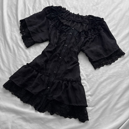 Lace & Frills black Top