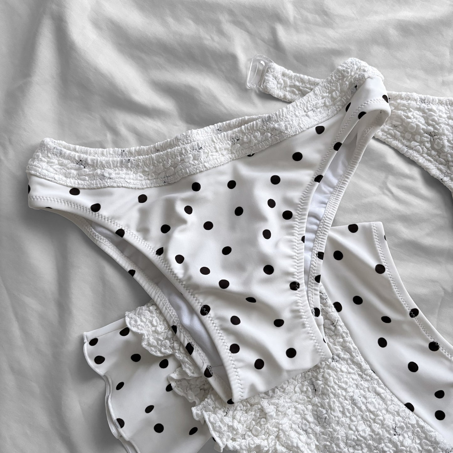 M size•Dreamy polka dot & lace bikini Set