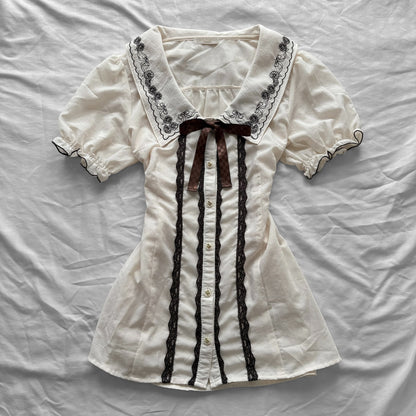 ‘Axes Femme’ Creamy Collar Top