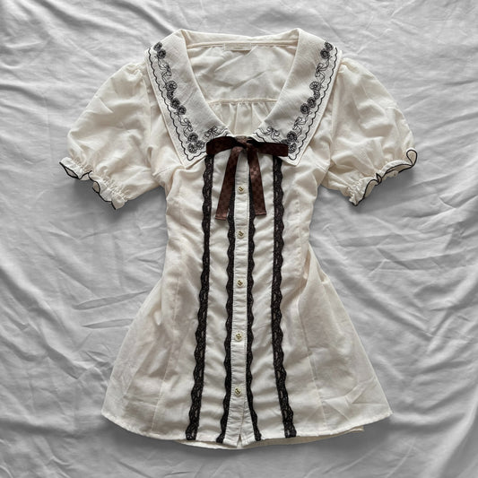 ‘Axes Femme’ Creamy Collar Top
