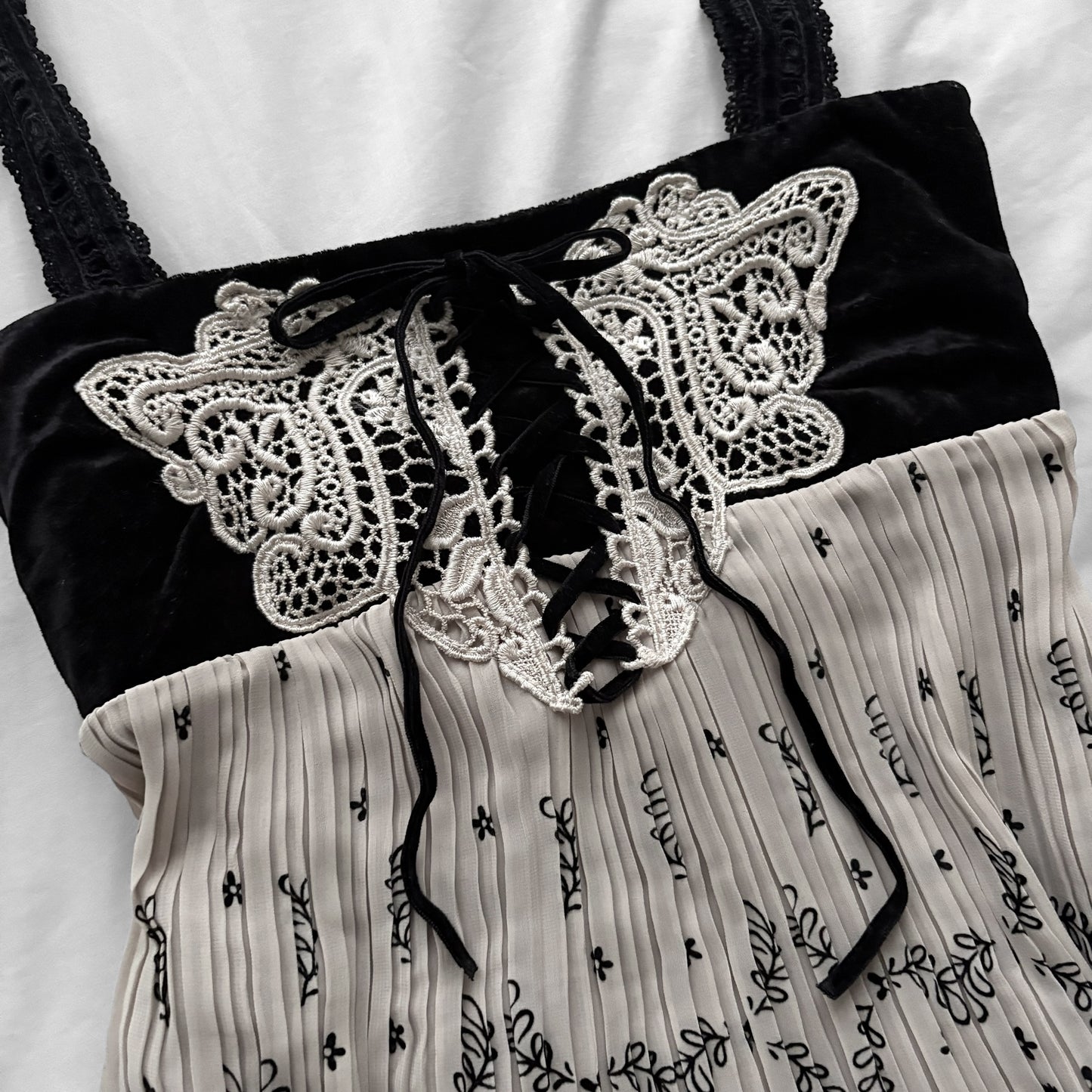 ‘Axes Femme’ Flowy Butterfly Lace Dress