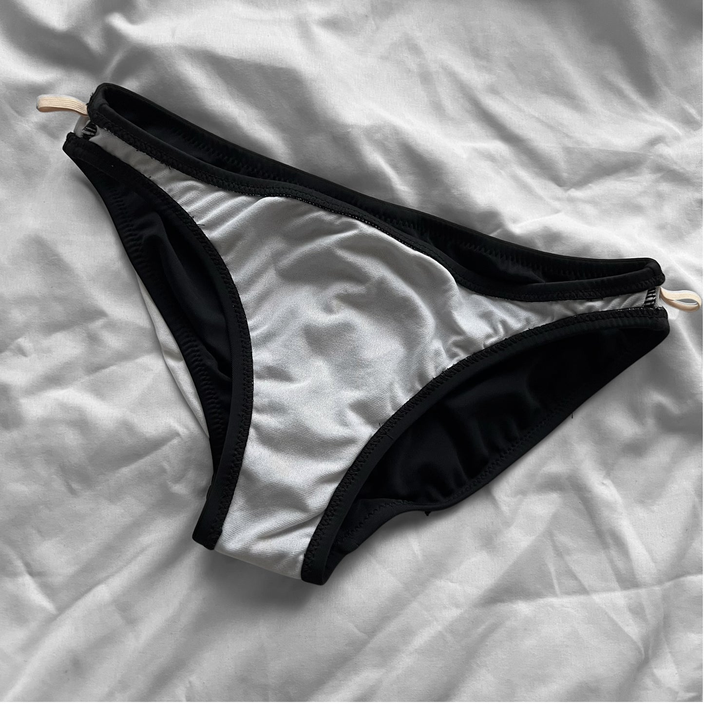 M size•Black & White coquette bikini Set