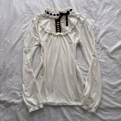 ‘Axes Femme’ Creamy Sweet Bow Top