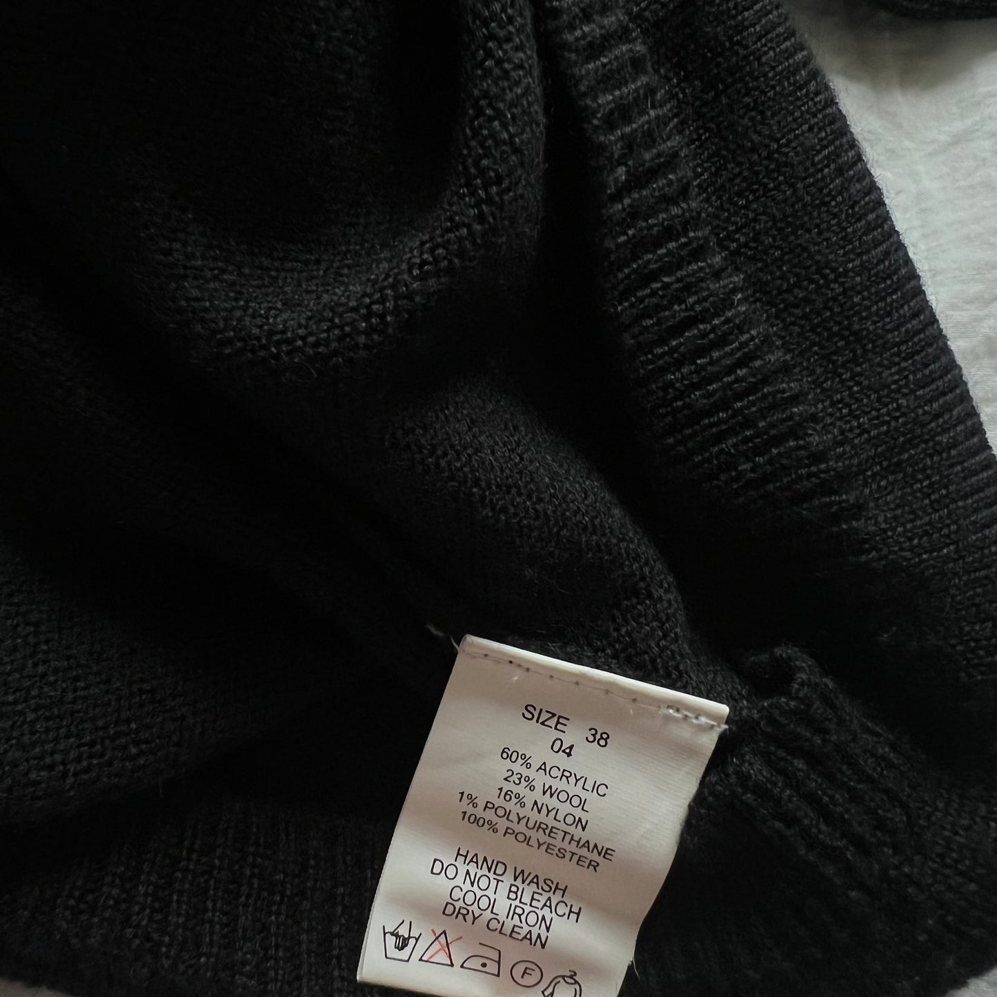 Black long sleeves knit