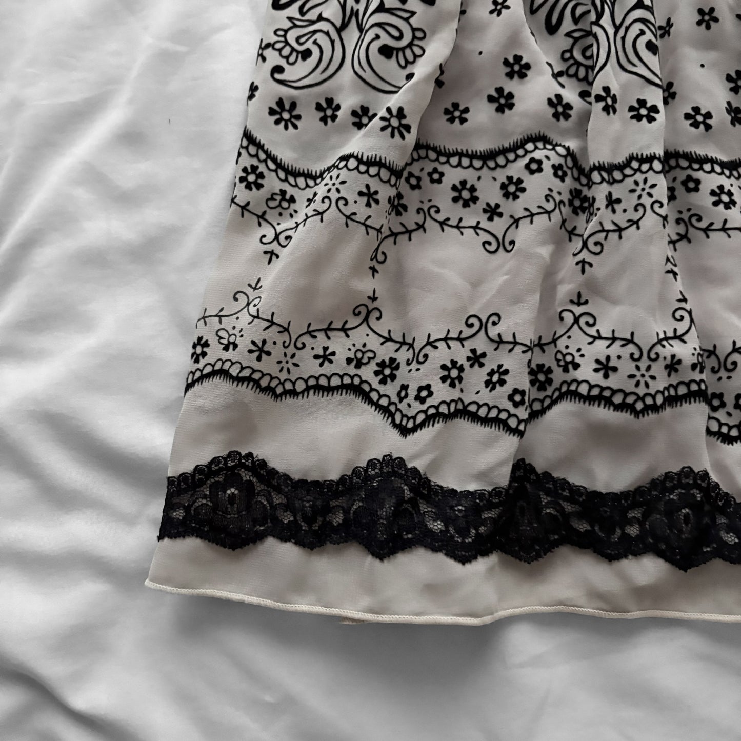 ‘Axes Femme’ Flowy Butterfly Lace Dress