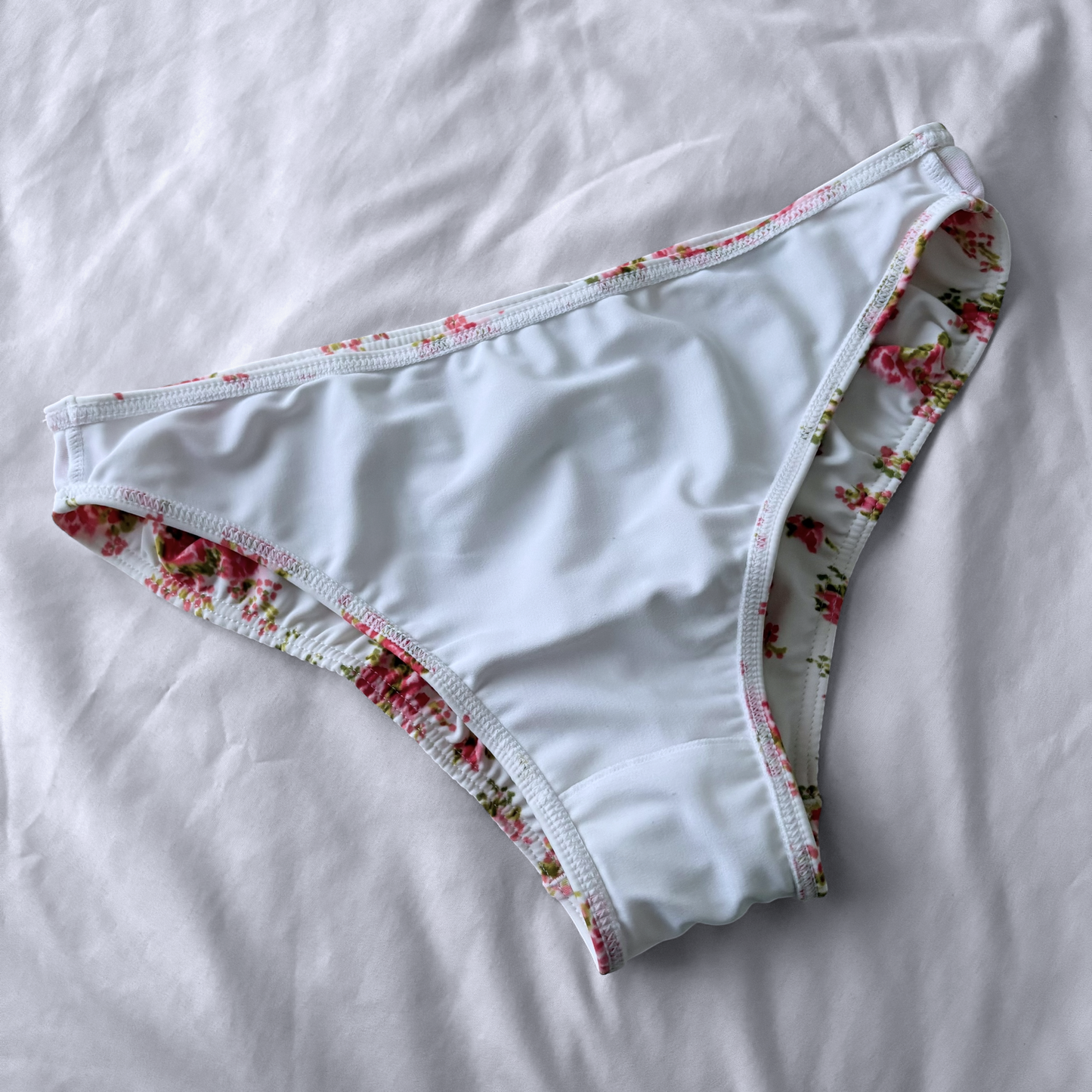 L size•White Floral bikini Set
