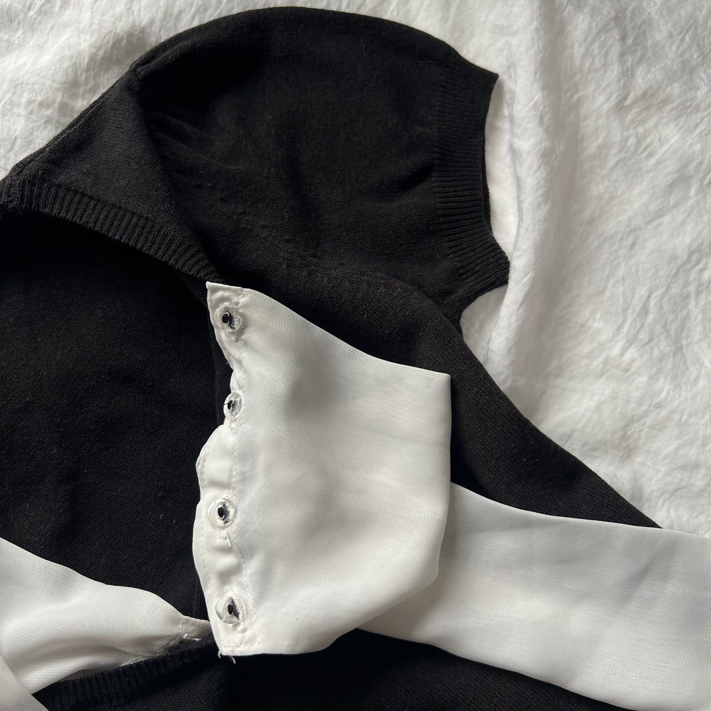 Black removable bow knit