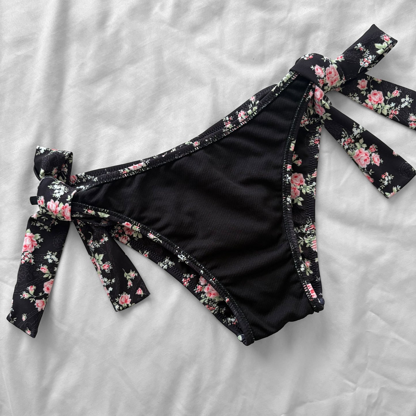 M size•Black lace & Floral bikini Set