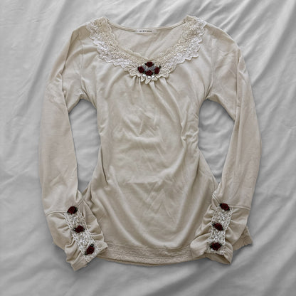 ‘Axes Femme’ Top with Lace and Roses