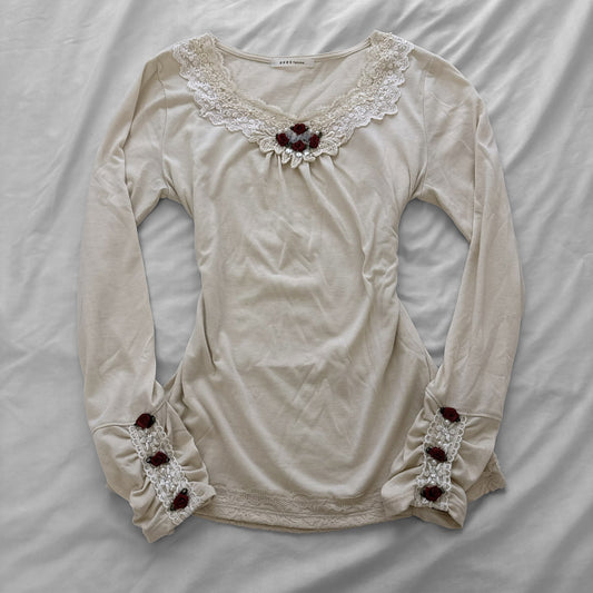‘Axes Femme’ Top with Lace and Roses