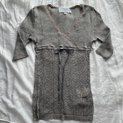 Gray heart ribbon knit