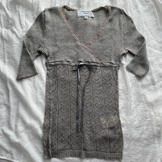 Gray heart ribbon knit