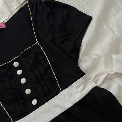 Black waist ribbon top