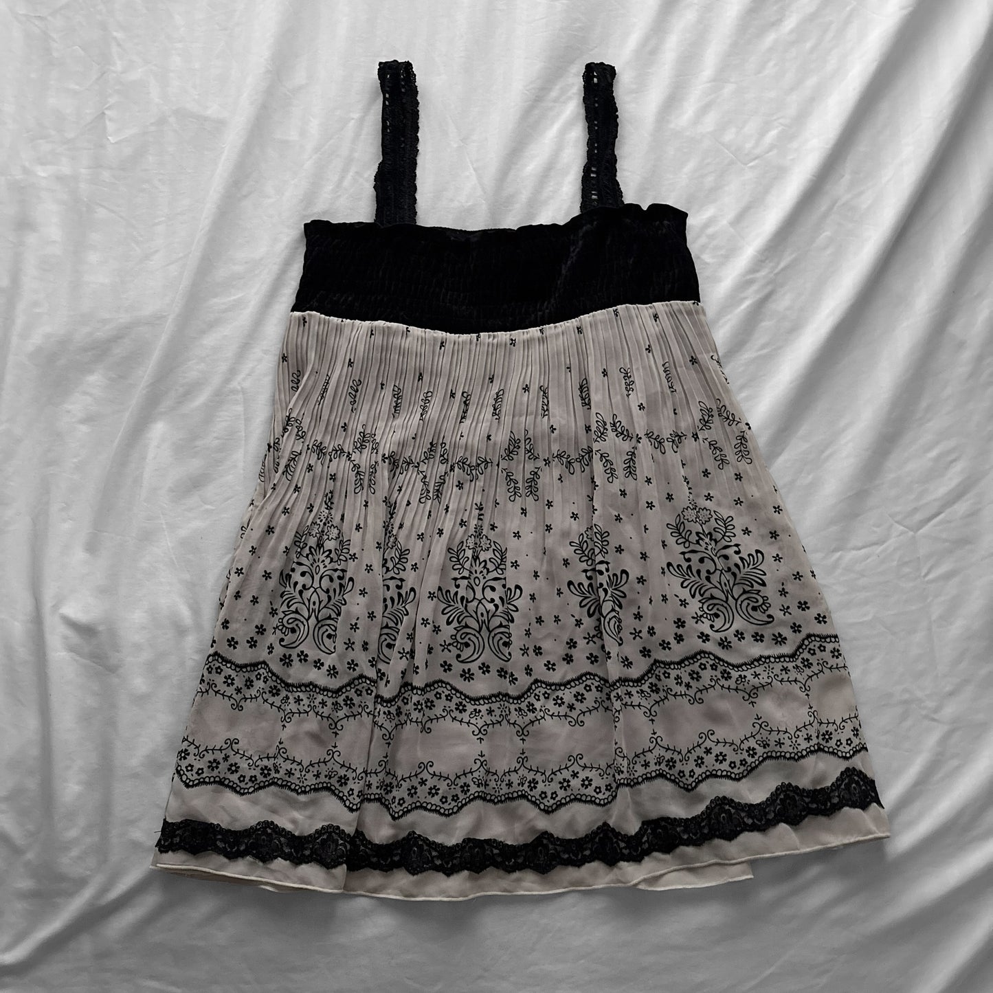 ‘Axes Femme’ Flowy Butterfly Lace Dress