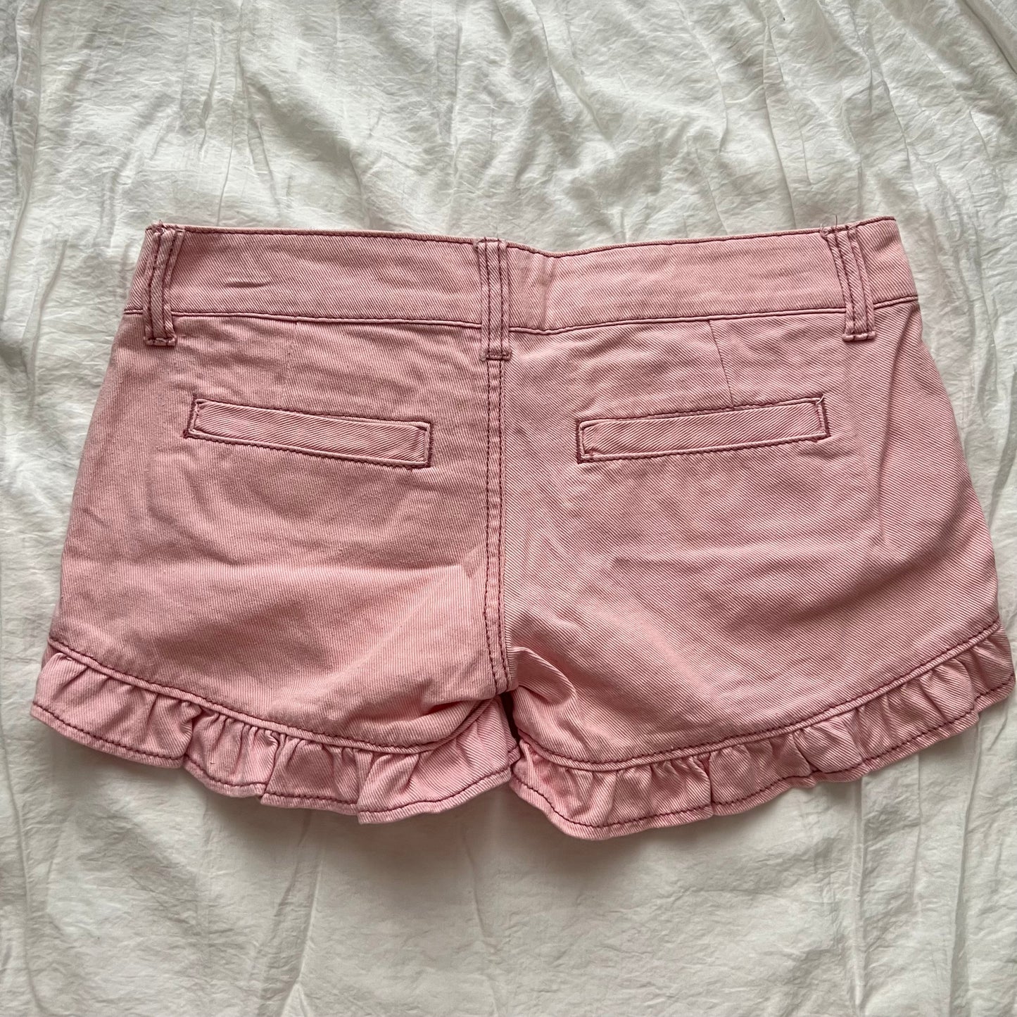 Ruffled pink shorts