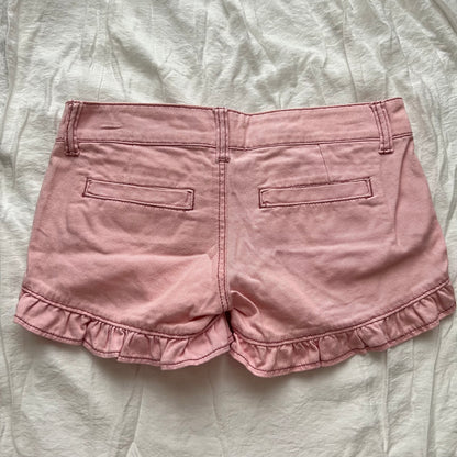 Ruffled pink shorts