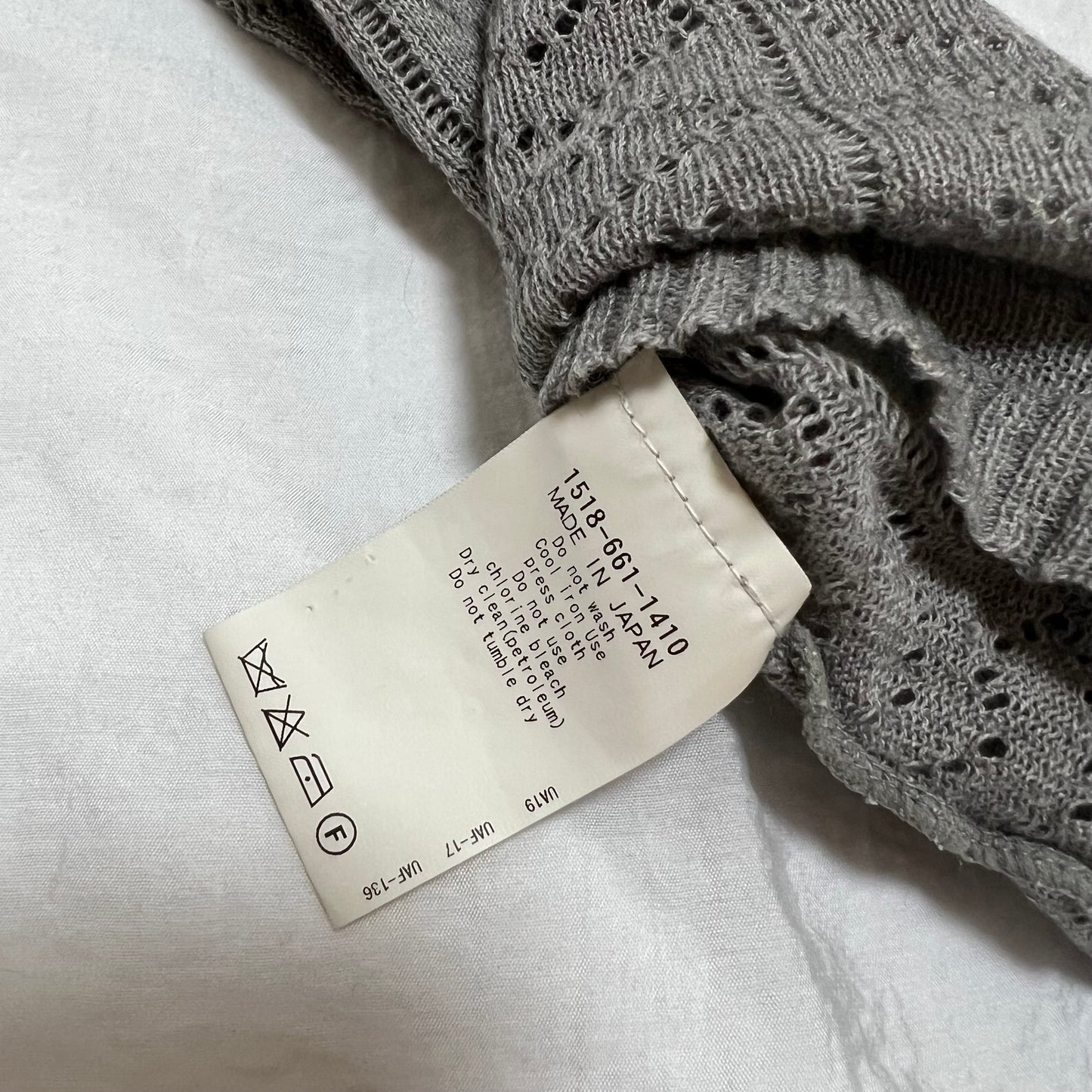 Gray heart ribbon knit