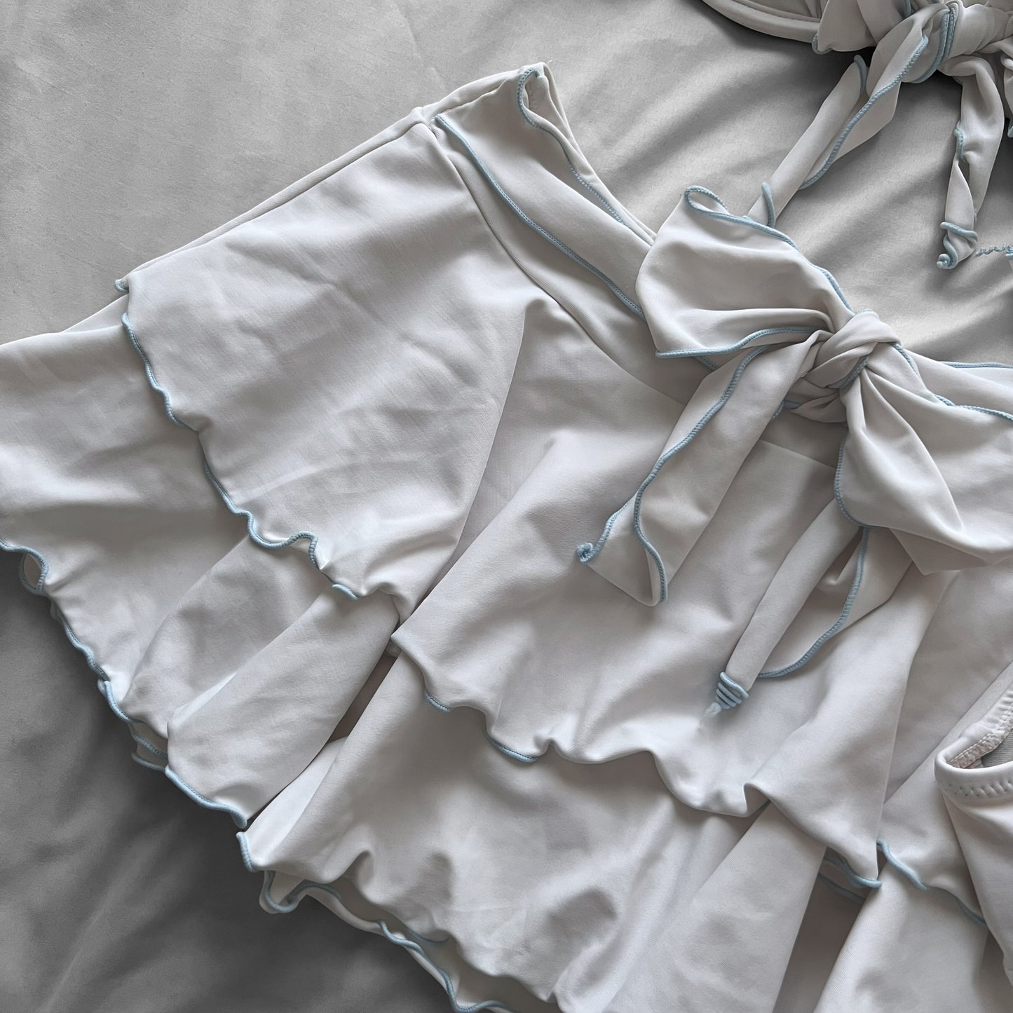 M size•White & Baby Blue hem bikini Set