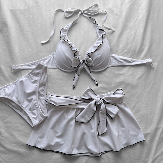 M size•White frills Rhinestones bikini Set