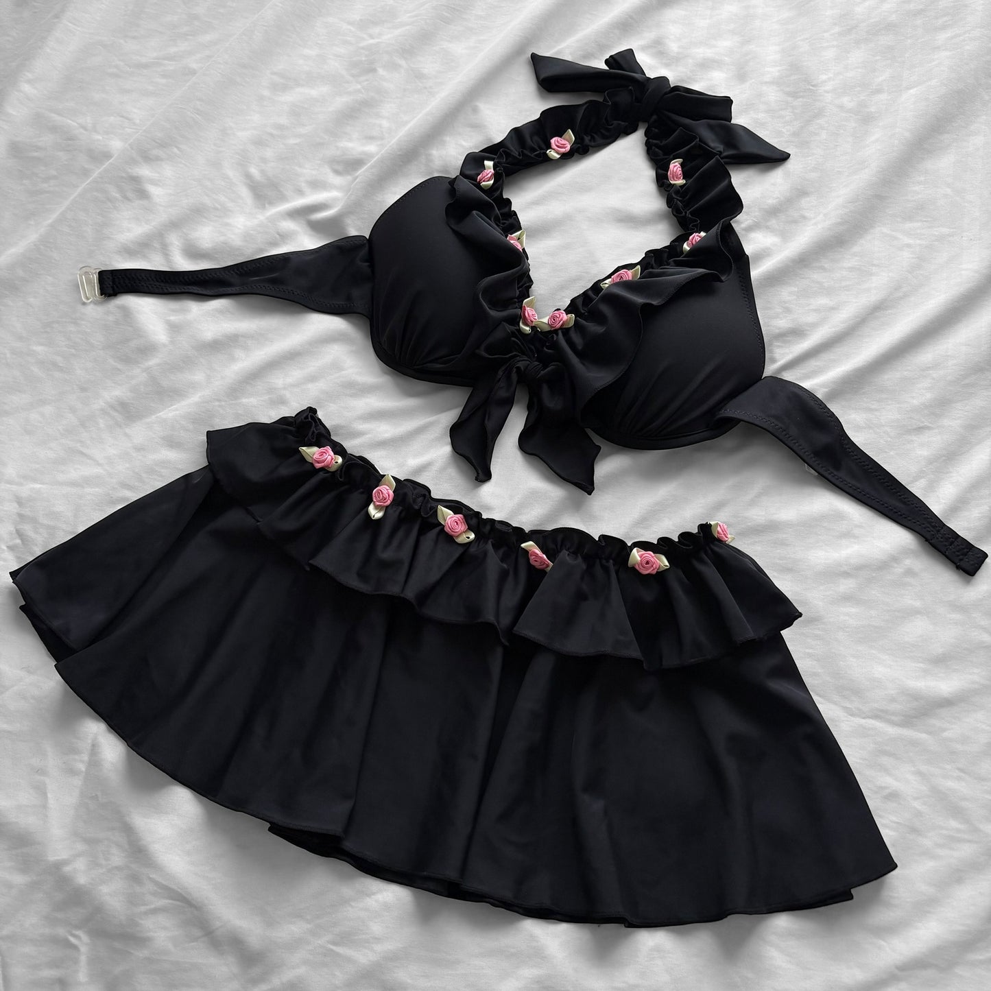 M size•Black& Pink Rose details bikini Set