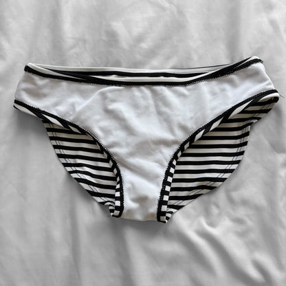M size•Black & white stripes 4-piece bikini Set