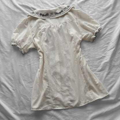 ‘Axes Femme’ Creamy Collar Top