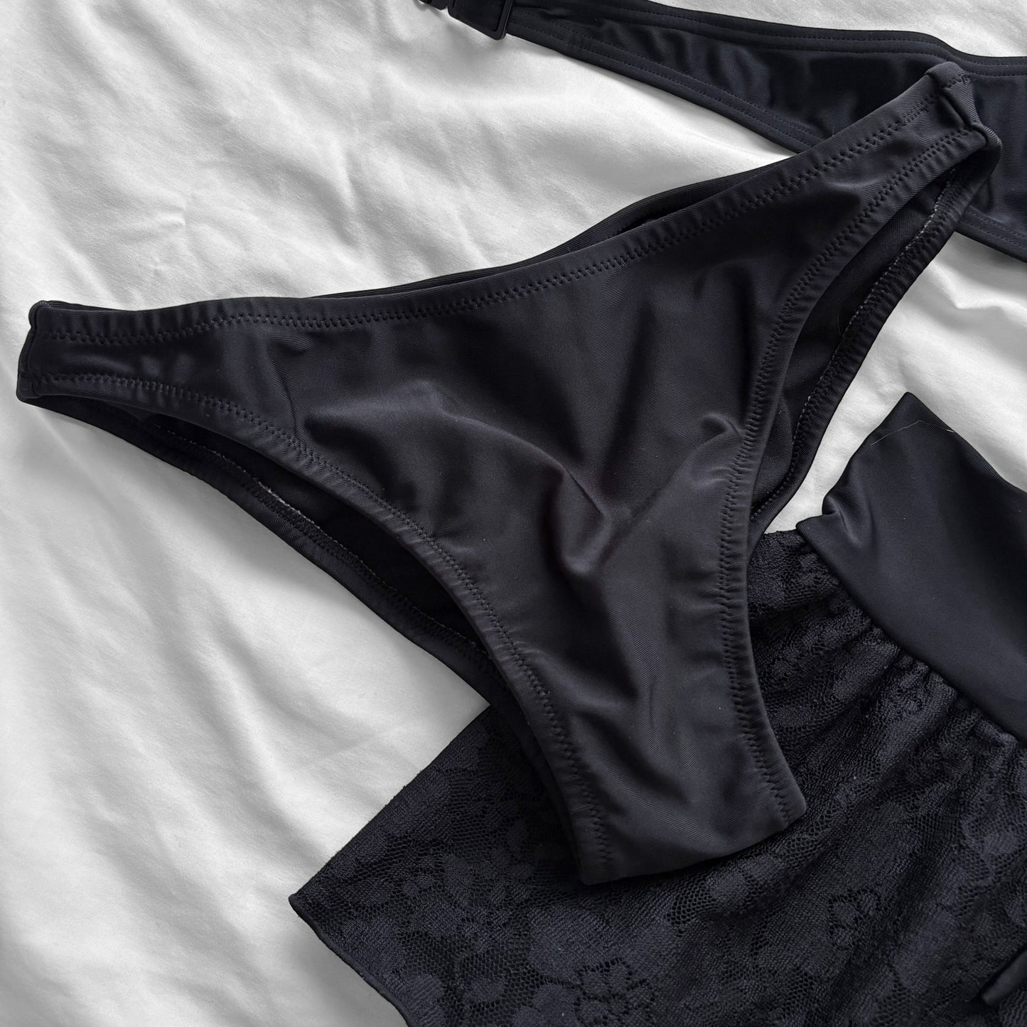 L size•Black halter lace bikini Set
