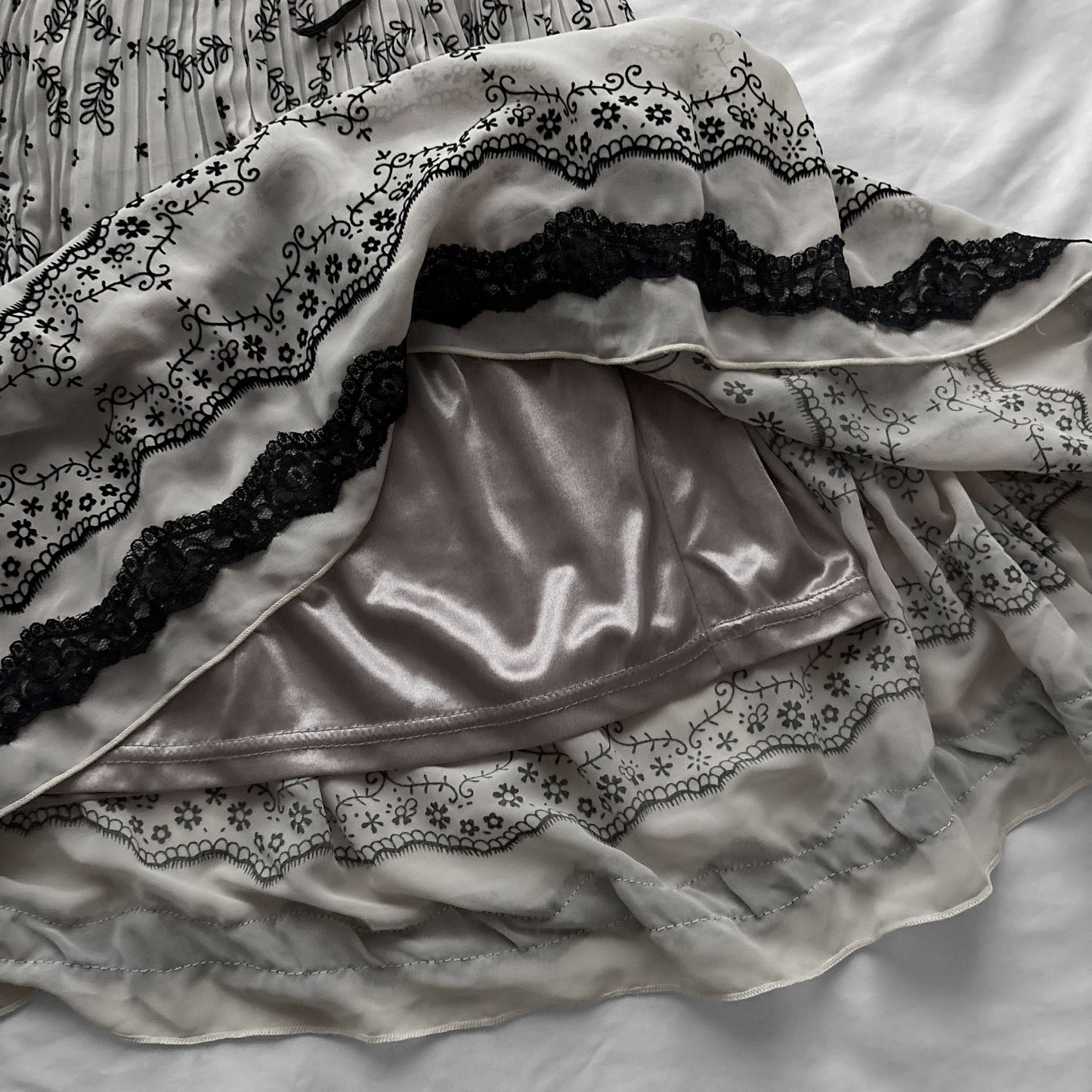 ‘Axes Femme’ Flowy Butterfly Lace Dress