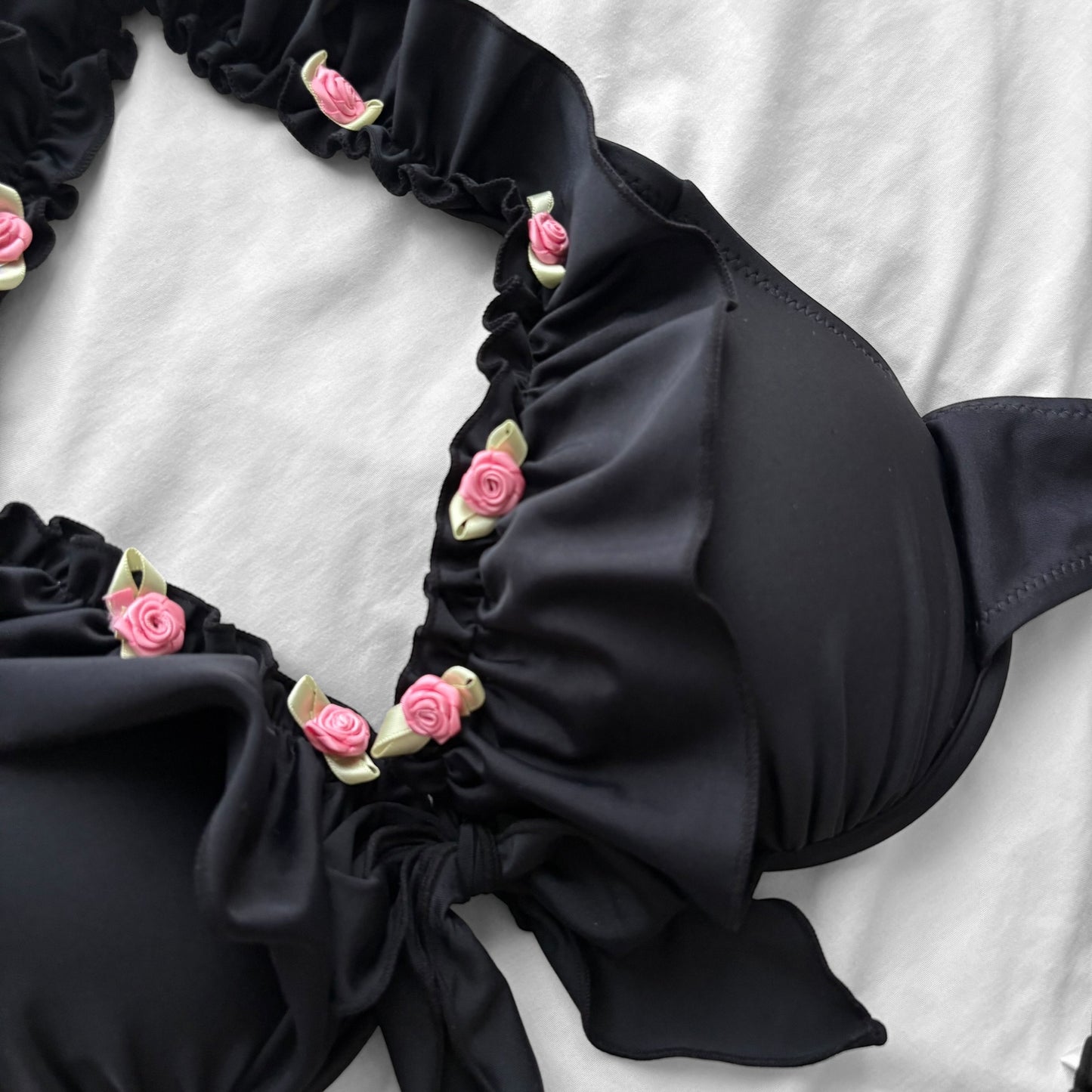 M size•Black& Pink Rose details bikini Set