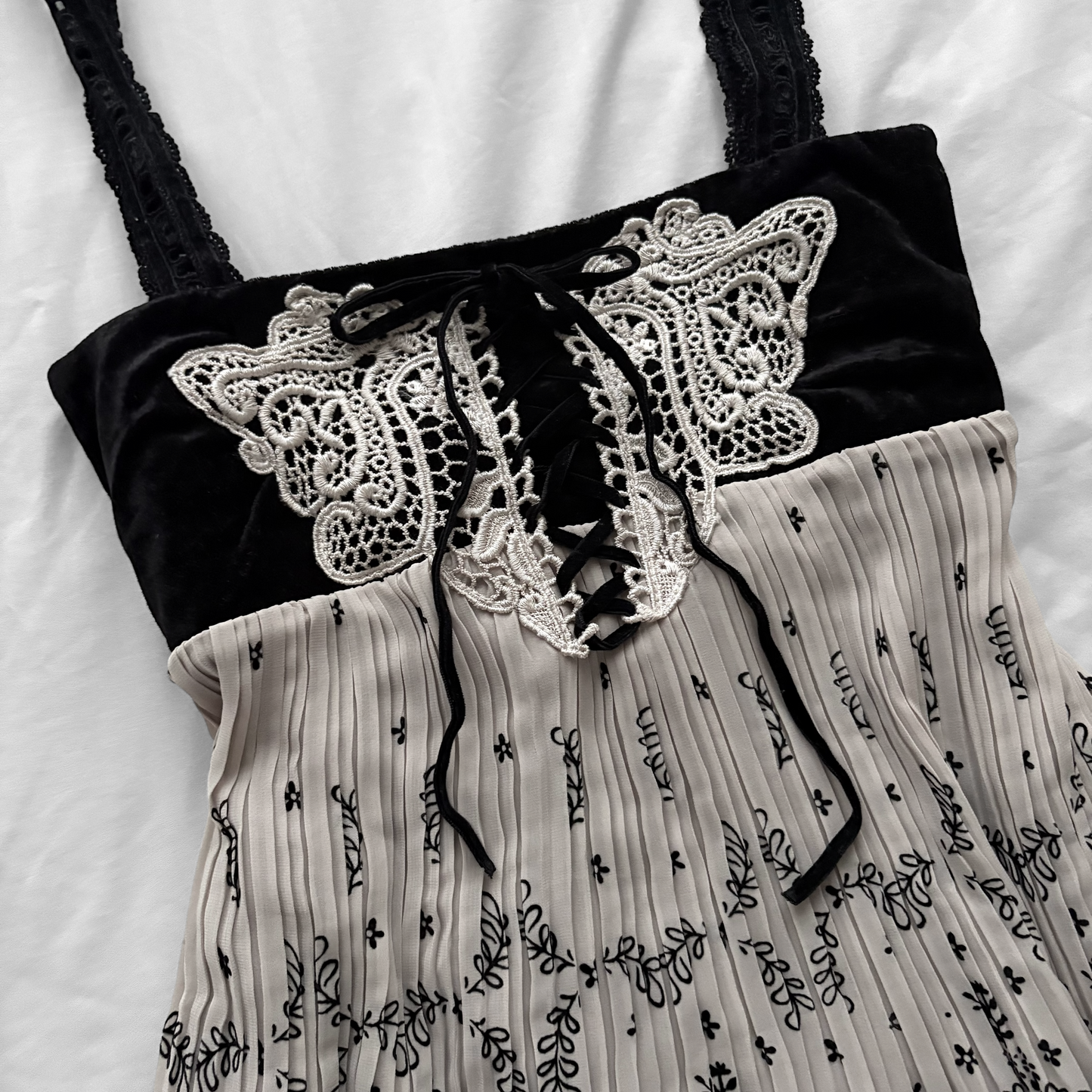 ‘Axes Femme’ Flowy Butterfly Lace Dress