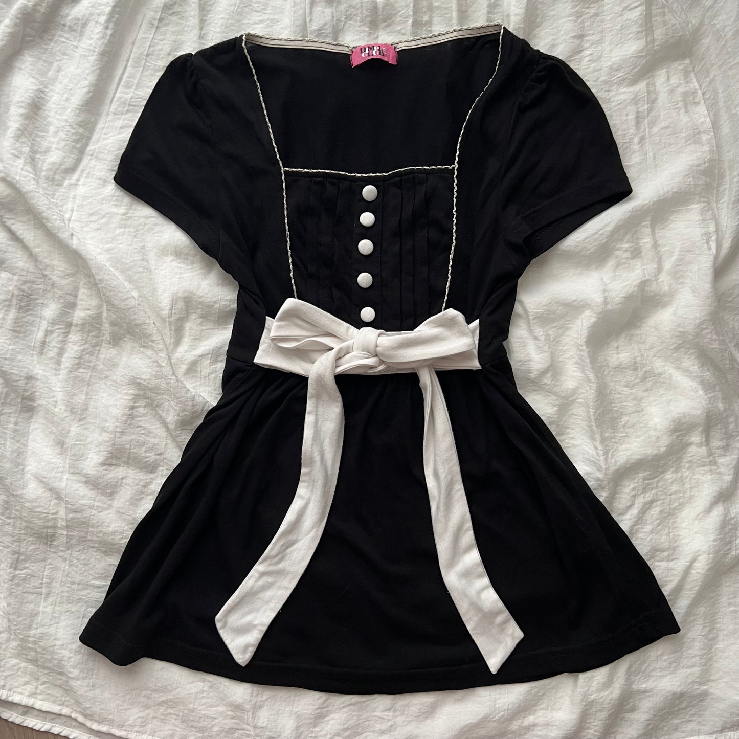 Black waist ribbon top