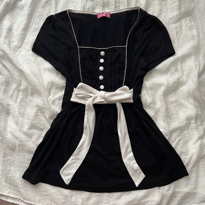 Black waist ribbon top