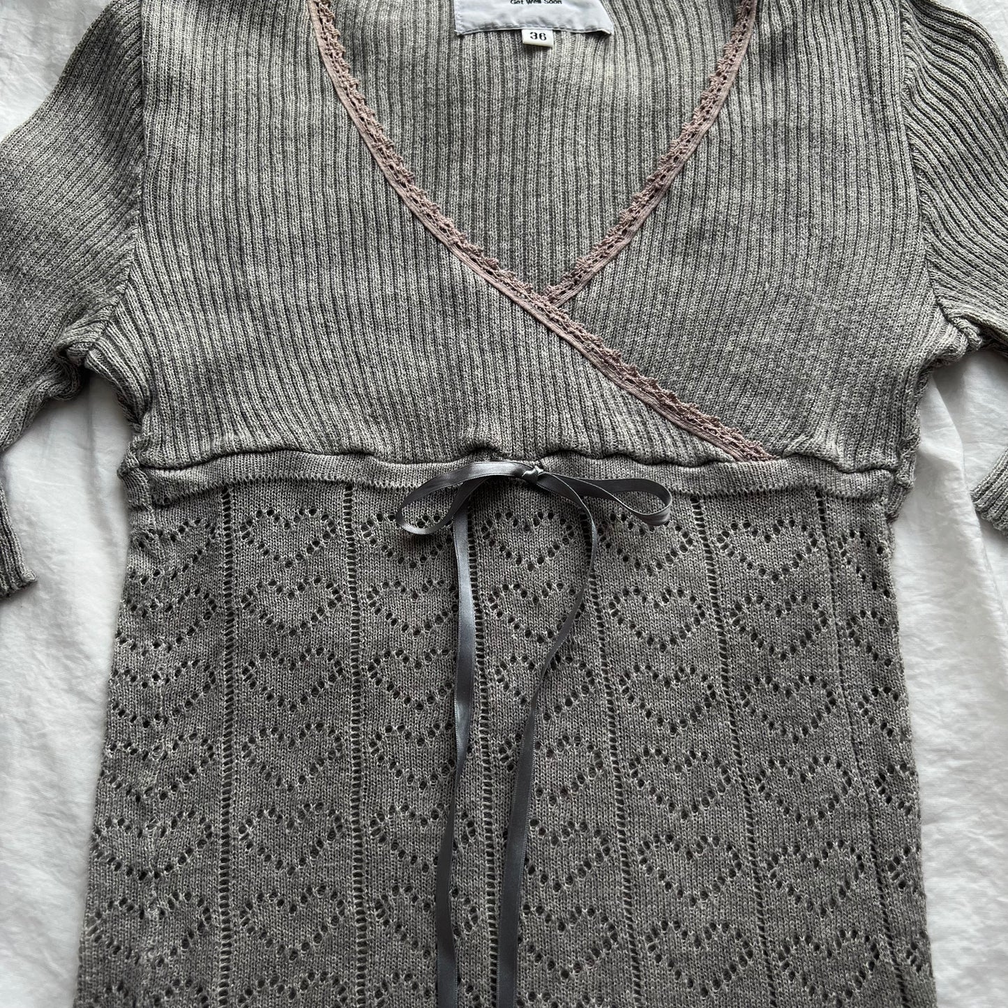 Gray heart ribbon knit