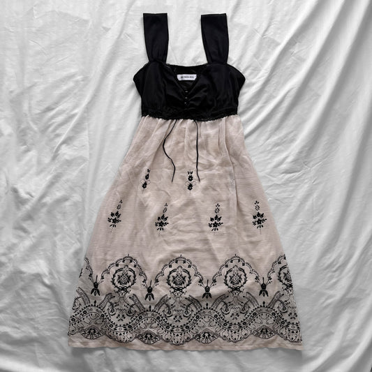Black & Creamy Flowy Ornamental Dress